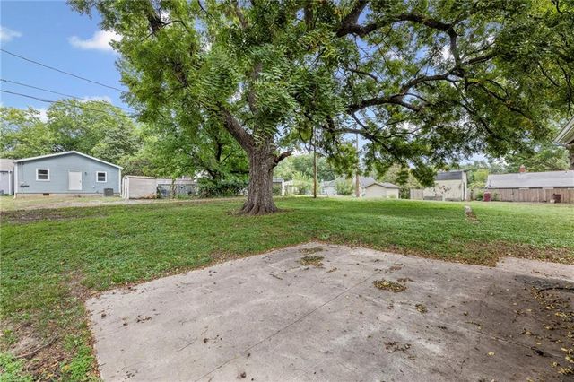 1120 Pottawatomie Street, Leavenworth, KS 66048