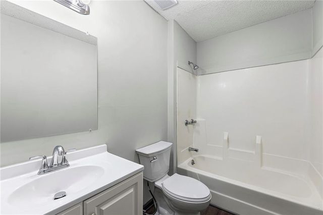 1120 Pottawatomie Street, Leavenworth, KS 66048