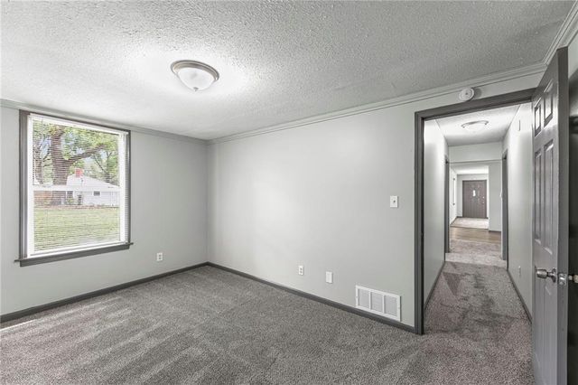 1120 Pottawatomie Street, Leavenworth, KS 66048