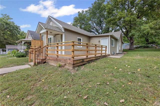 1120 Pottawatomie Street, Leavenworth, KS 66048