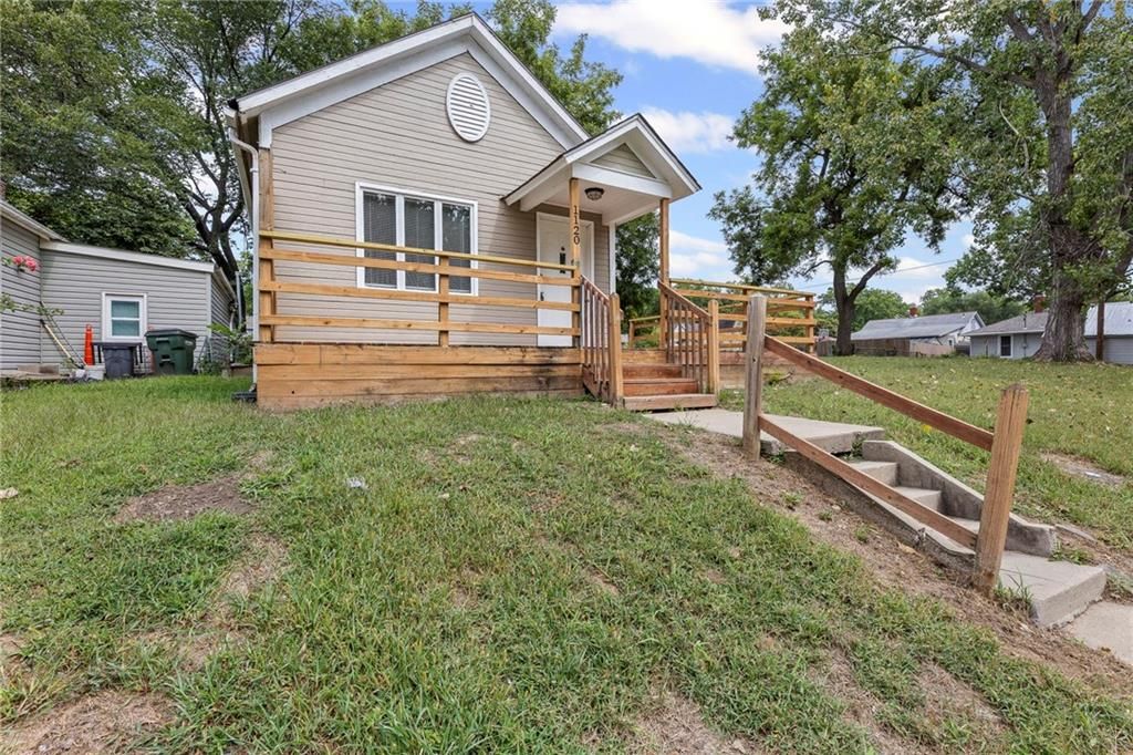 1120 Pottawatomie Street, Leavenworth, KS 66048