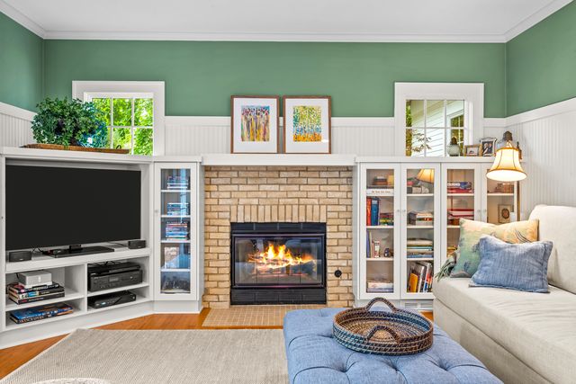1087 Ash Street, Winnetka, IL 60093