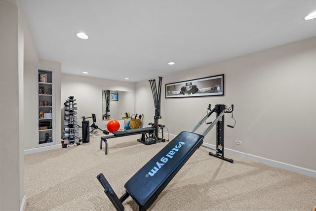 1087 Ash Street, Winnetka, IL 60093