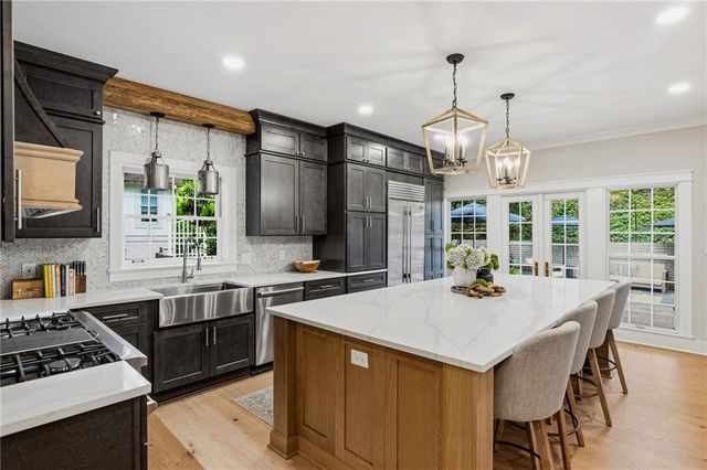 1382 W Wesley Road NW, Atlanta, GA 30327