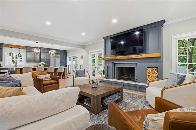 1382 W Wesley Road NW, Atlanta, GA 30327