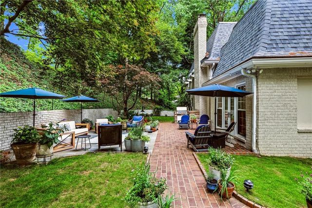 1382 W Wesley Road NW, Atlanta, GA 30327