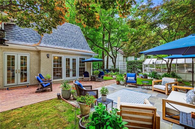 1382 W Wesley Road NW, Atlanta, GA 30327