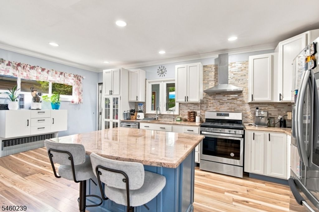 345 E Clay Ave, Roselle Park Boro, NJ 07204 — photo 3
