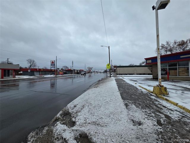 2476 Dix Highway, Lincoln Park, MI 48146