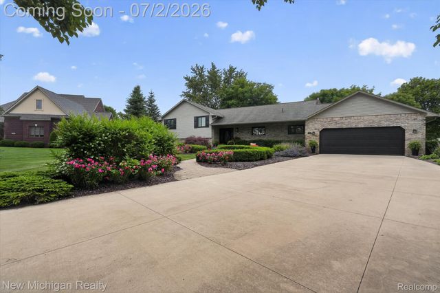 1325 Birdie Court, Linden, MI 48451