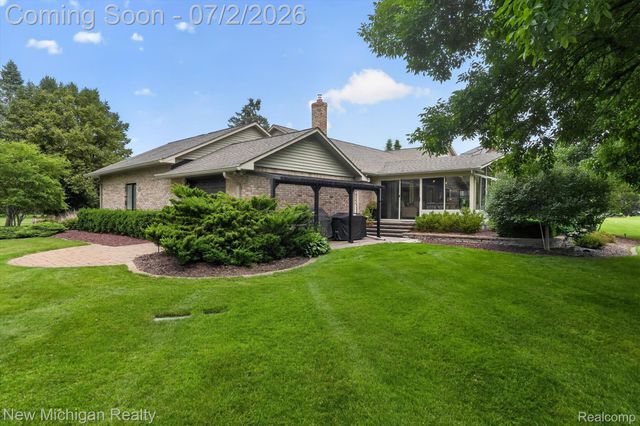 1325 Birdie Court, Linden, MI 48451