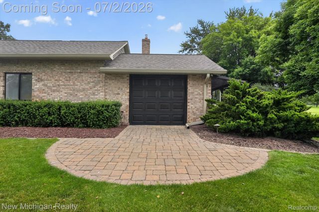 1325 Birdie Court, Linden, MI 48451