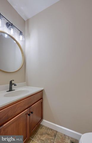30 CHAMBERLAIN LN, Millersville, PA 17551