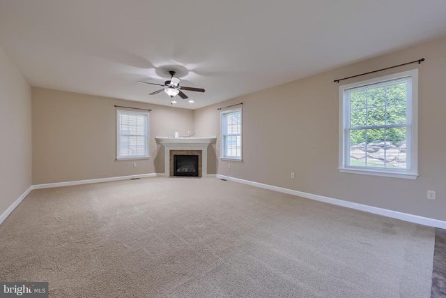 30 CHAMBERLAIN LN, Millersville, PA 17551