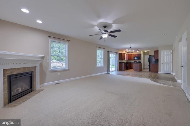 30 CHAMBERLAIN LN, Millersville, PA 17551