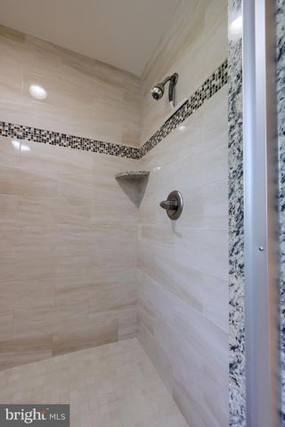 30 CHAMBERLAIN LN, Millersville, PA 17551