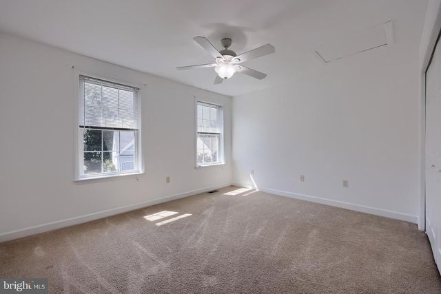 30 CHAMBERLAIN LN, Millersville, PA 17551