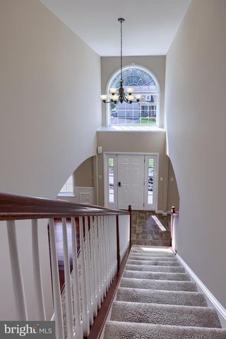 30 CHAMBERLAIN LN, Millersville, PA 17551
