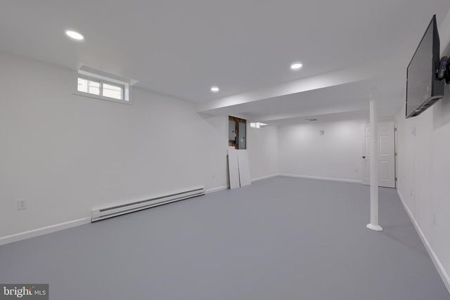30 CHAMBERLAIN LN, Millersville, PA 17551