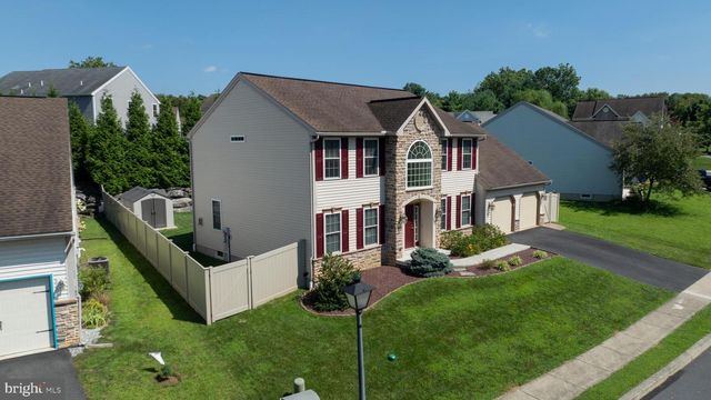 30 CHAMBERLAIN LN, Millersville, PA 17551