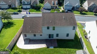 30 CHAMBERLAIN LN, Millersville, PA 17551