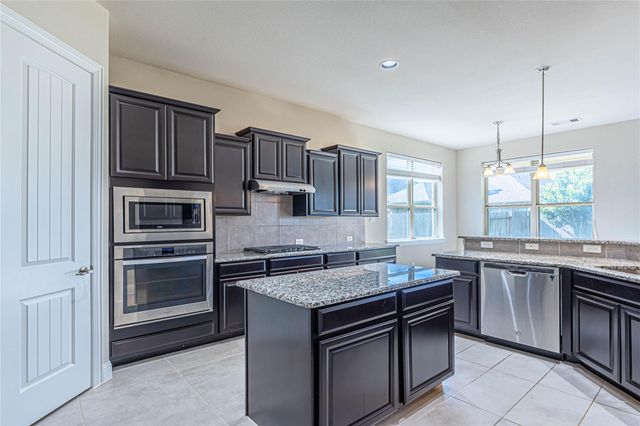 3070 Tradinghouse Creek Lane, League City, TX 77573
