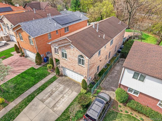7112 242nd Street, Little Neck, NY 11362