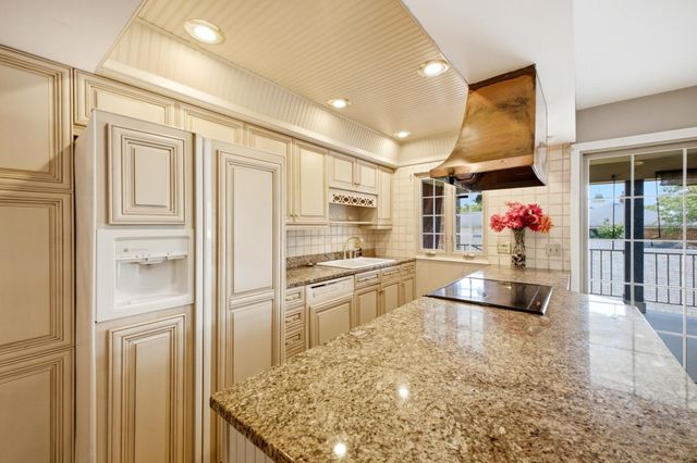 952 Chatham Lane, K, Columbus, OH 43221
