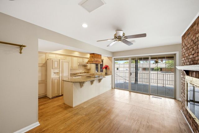 952 Chatham Lane, K, Columbus, OH 43221