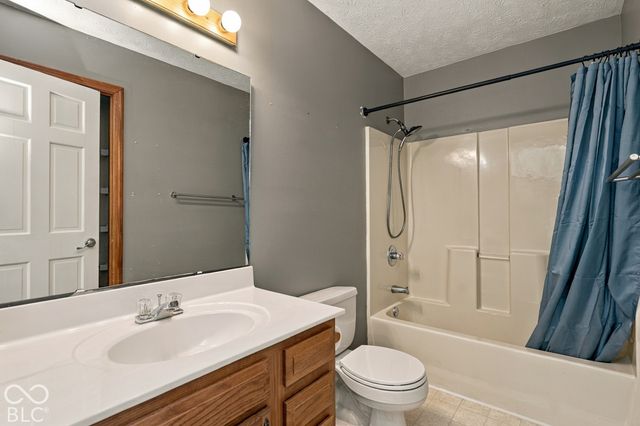 5235 Sandy Court, Pittsboro, IN 46167