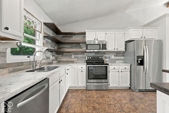 5235 Sandy Court, Pittsboro, IN 46167