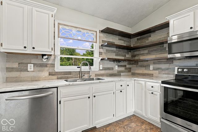 5235 Sandy Court, Pittsboro, IN 46167