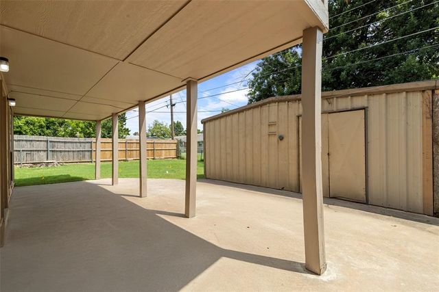 1200 W Woodlane Drive, Midwest City, OK 73110