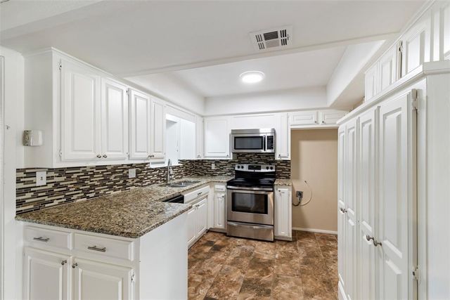 1200 W Woodlane Drive, Midwest City, OK 73110