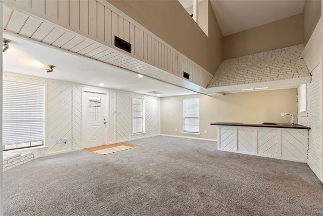 1200 W Woodlane Drive, Midwest City, OK 73110