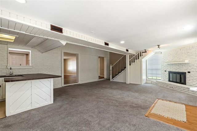 1200 W Woodlane Drive, Midwest City, OK 73110