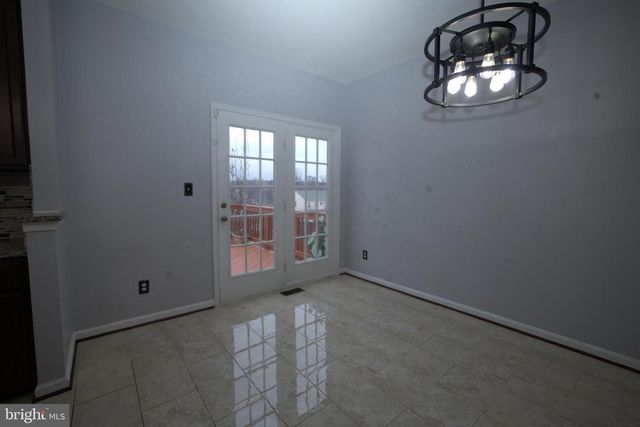 2558 GRAYTON LN, Woodbridge, VA 22191