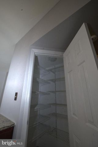 2558 GRAYTON LN, Woodbridge, VA 22191