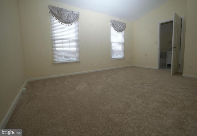 2558 GRAYTON LN, Woodbridge, VA 22191