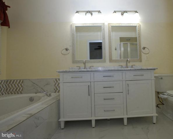 2558 GRAYTON LN, Woodbridge, VA 22191