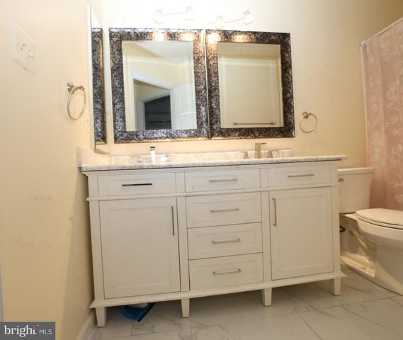 2558 GRAYTON LN, Woodbridge, VA 22191