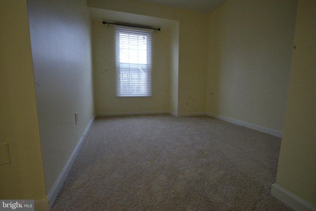 2558 GRAYTON LN, Woodbridge, VA 22191