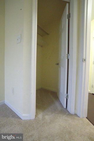 2558 GRAYTON LN, Woodbridge, VA 22191