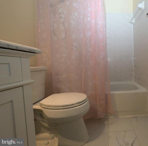 2558 GRAYTON LN, Woodbridge, VA 22191