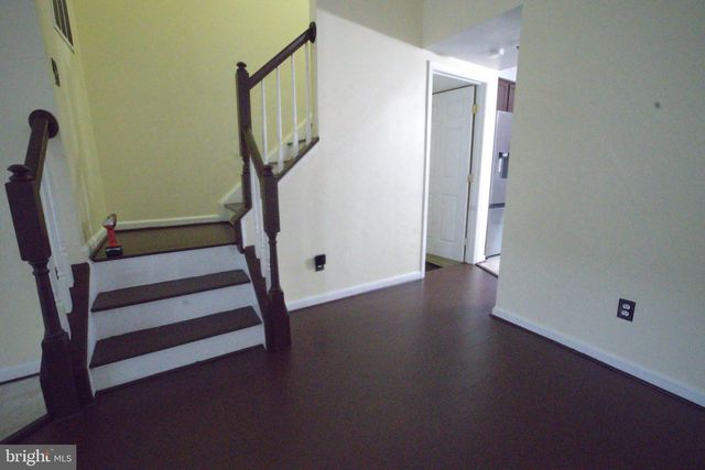 2558 GRAYTON LN, Woodbridge, VA 22191