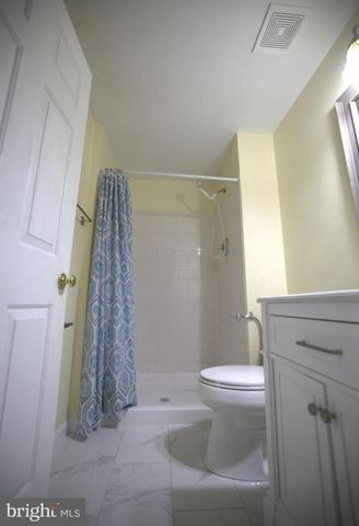 2558 GRAYTON LN, Woodbridge, VA 22191