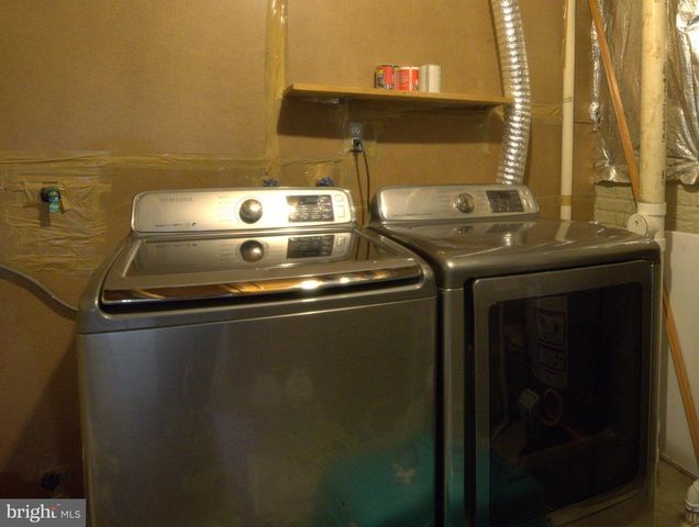 2558 GRAYTON LN, Woodbridge, VA 22191