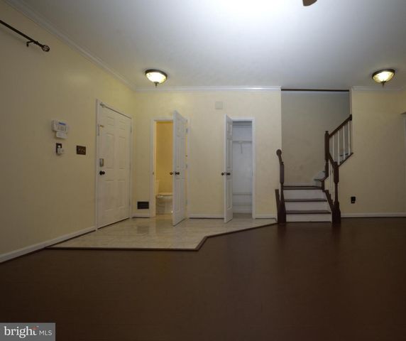 2558 GRAYTON LN, Woodbridge, VA 22191