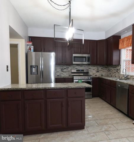 2558 GRAYTON LN, Woodbridge, VA 22191