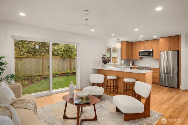 2846 35th Avenue W, Seattle, WA 98199